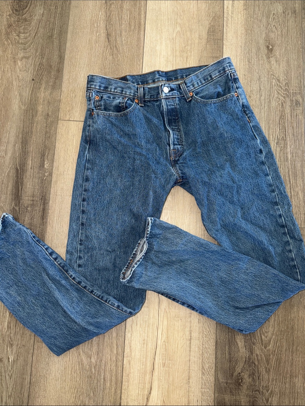 Levi's Classic Straight Jeans in Denim Blue